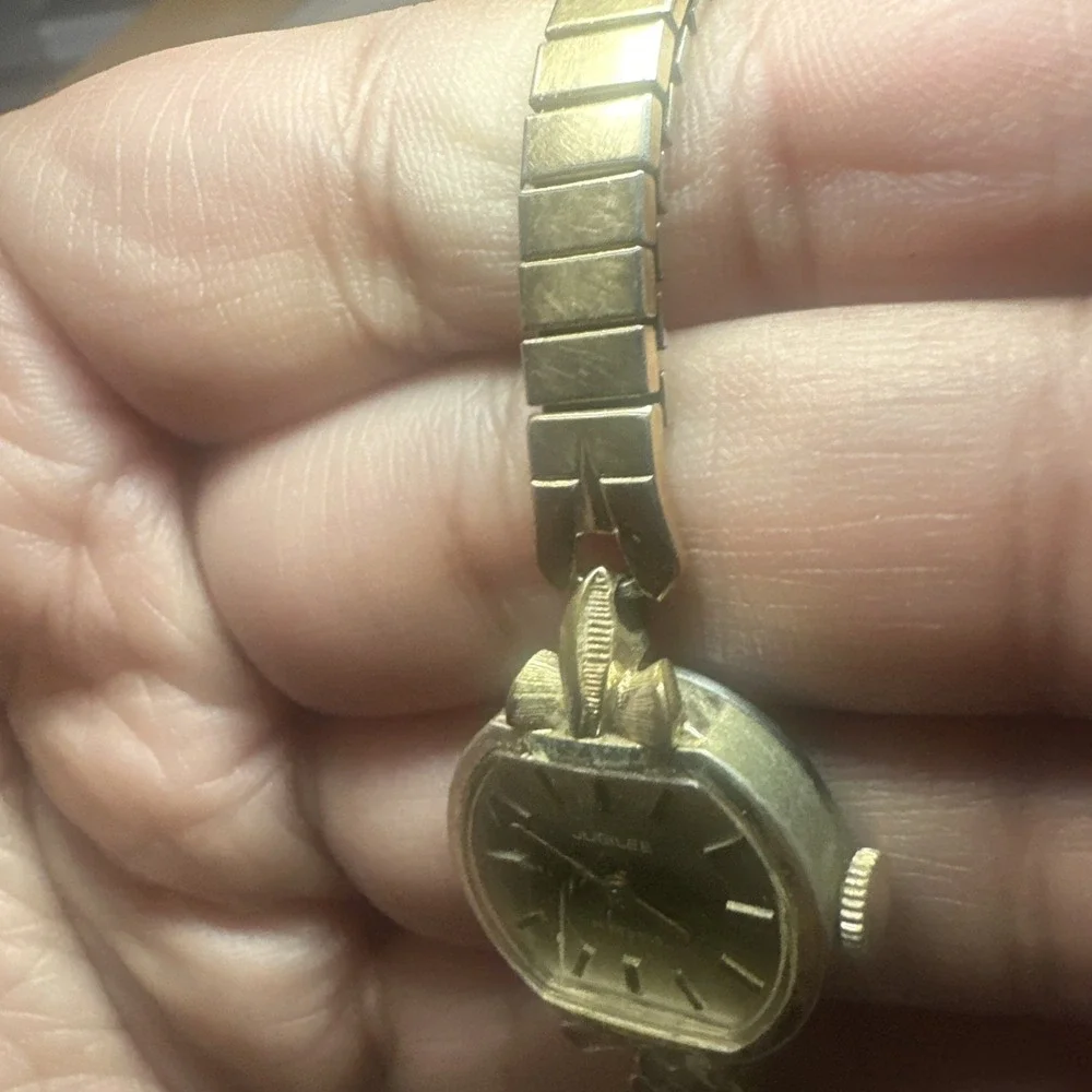 Vintage‎ Jubilee 17 JEWEL Manual Wind Green Dial 20mm Ladies Watch For Repair